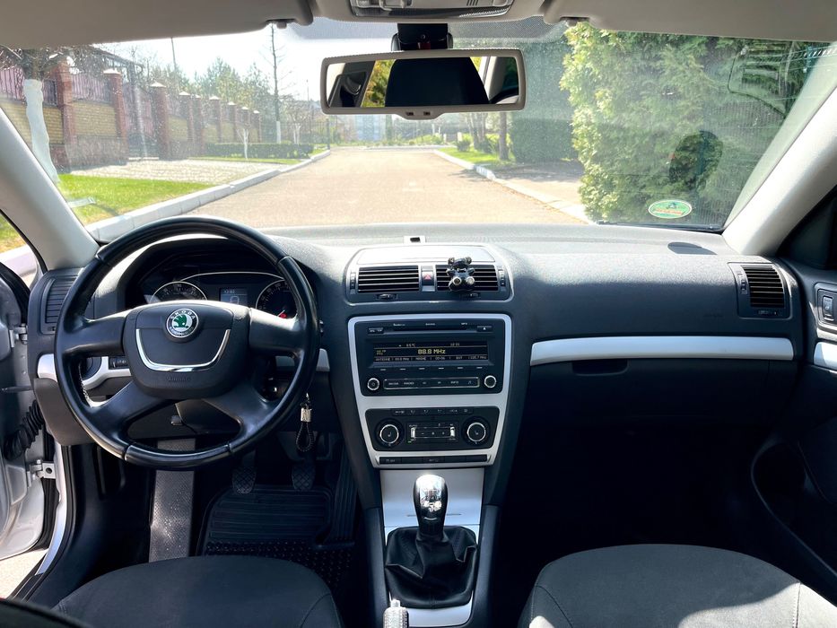 Skoda Octavia 2010 VIN TMBHK61Z7A2103970 фото оголошення 7 з 9