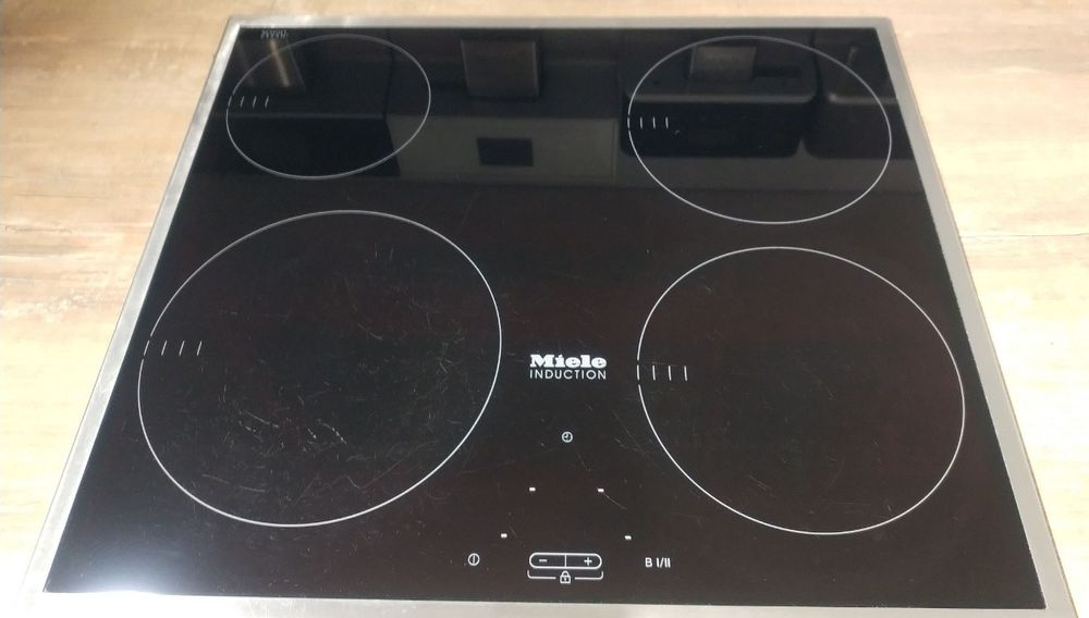 Плата  до варочної індукційної поверхні  Miele KM