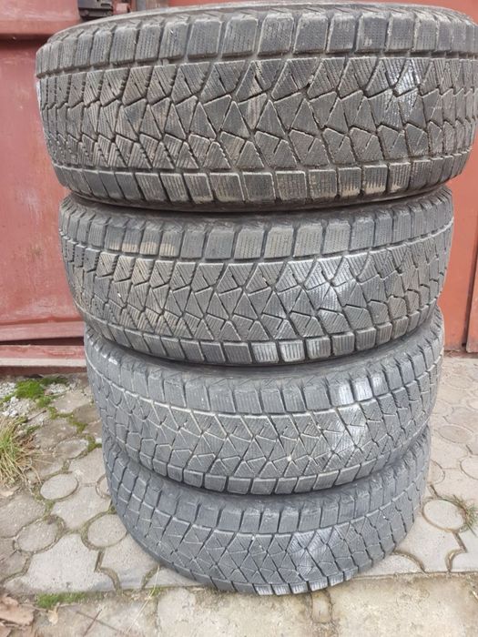 Зимові шини Bridgestone Blizzak,автошини
