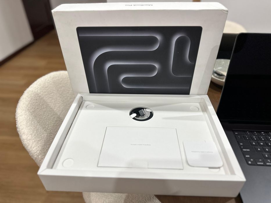 Super MacBook Pro 16.2" M3 Max com CPU 14-C e GPU 30-C - 36G - 1GB SSD