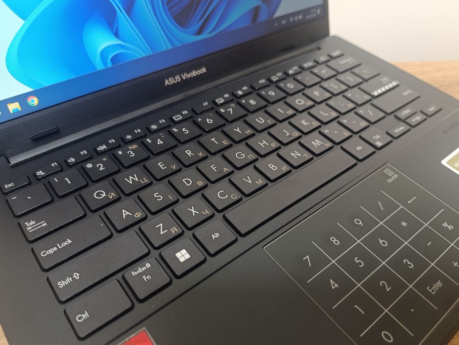 14' FHD Asus Vivobook 14/AMD Ryzen 3 7320U/4GB DDR5/SSD 256GB