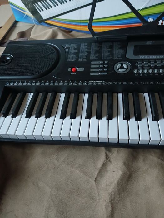 Електронний синтезатор MK-2089