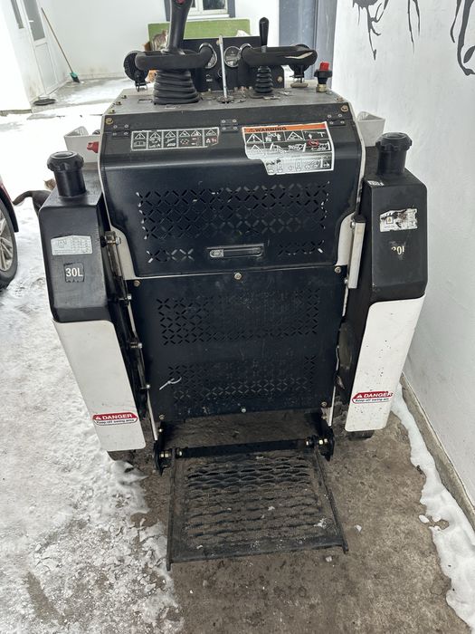 Продам міні-навантажувач CHANGS 430TX / двигун Perkins / гусеничний