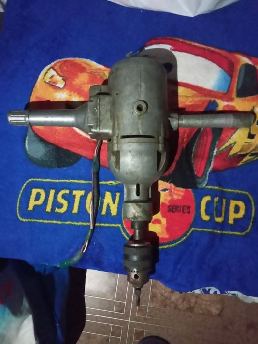 Дрель/бур/сверло