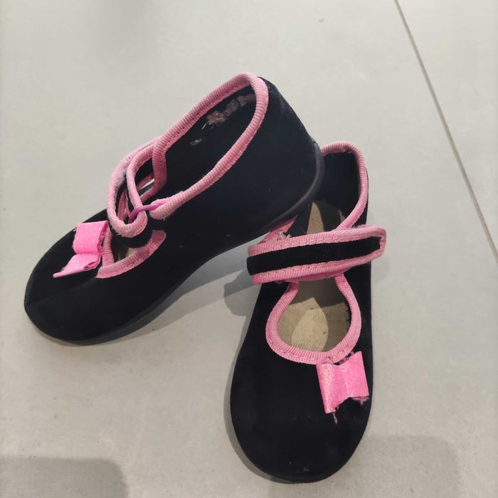 Śliczne aksamitne balerinki rozmiar 24