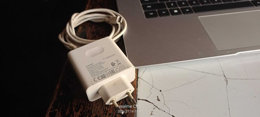 sprzedam laptop HUAWEI BoM-WDQ9