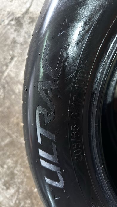 Pneus 205/65r17 Vredestein Ultrac * com 75% piso
