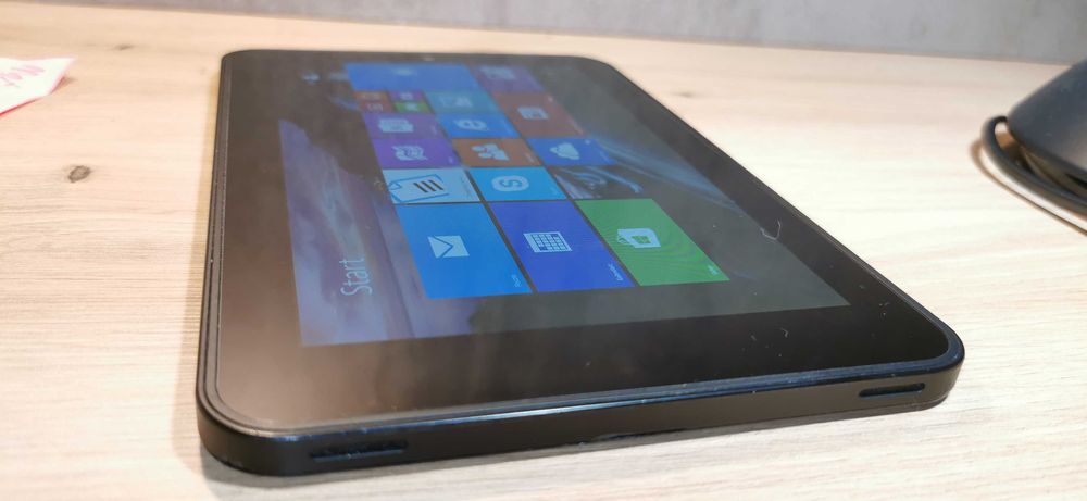 HP Tablet Pro 408 Intel Atom Z3736F/2GB Ram/32GB /Windows 8 #006