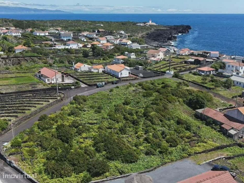 Terreno com 3.400m2 em Manhenha, Ponta da Ilha do Pico, com Vista Nort