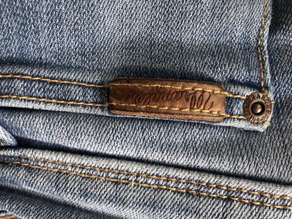 Jeansy Wrangler Arizona