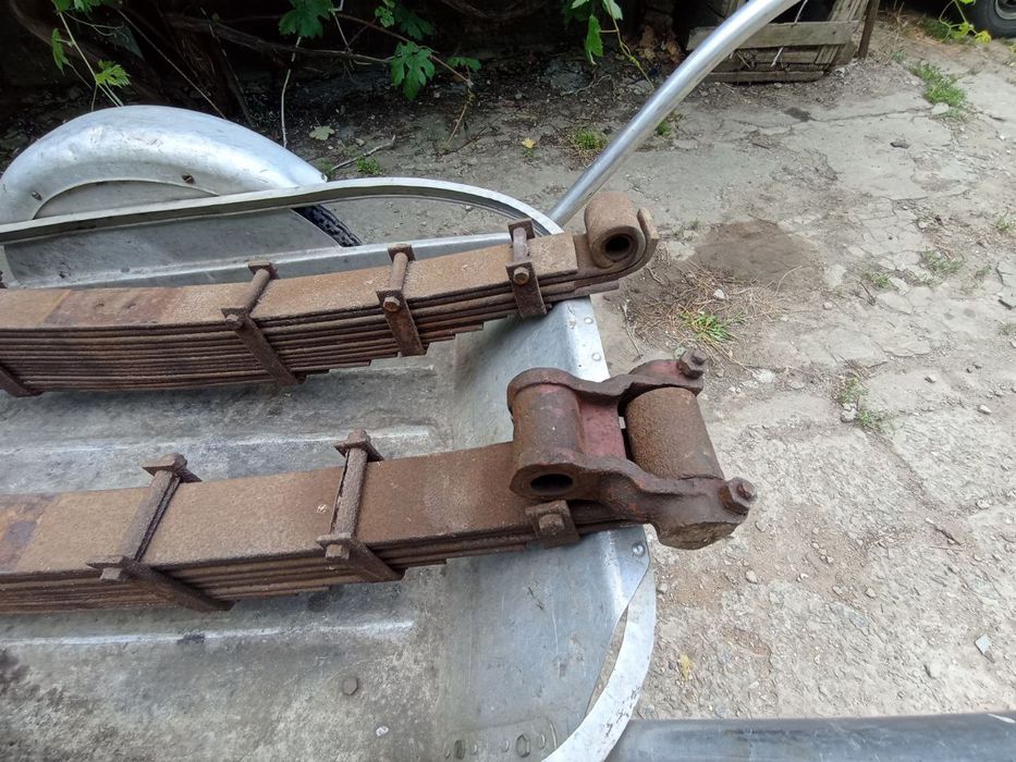 Ресори 2 ПТС 4 в прекрасному стані