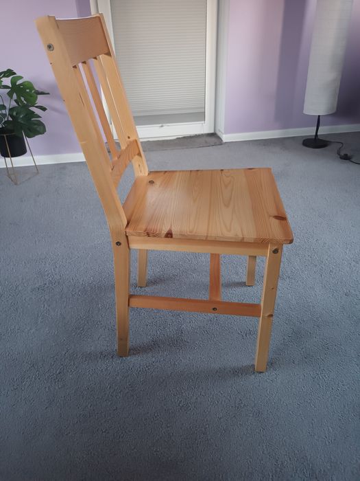 Stół sosnowy +4 krzesła