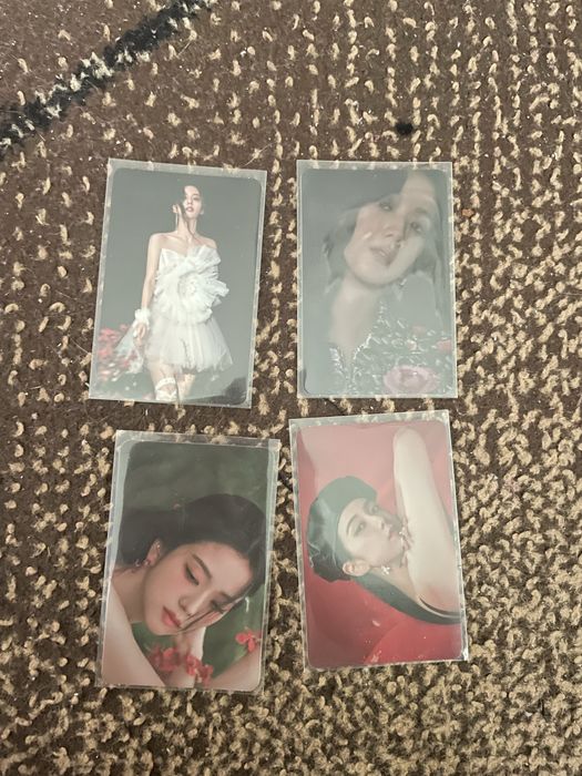 Терміново продаю карти JISOO з передзамовлення альбому “FLOWER ME”