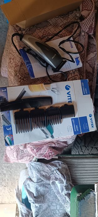 Машинка для стрижки волосся Vitek VT-1372G