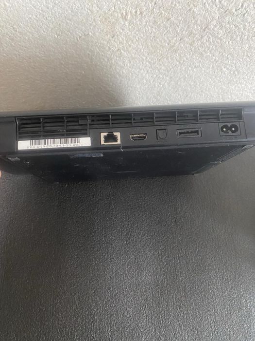 PlayStation 3 Super Slim + 6 irop + 2джойстика