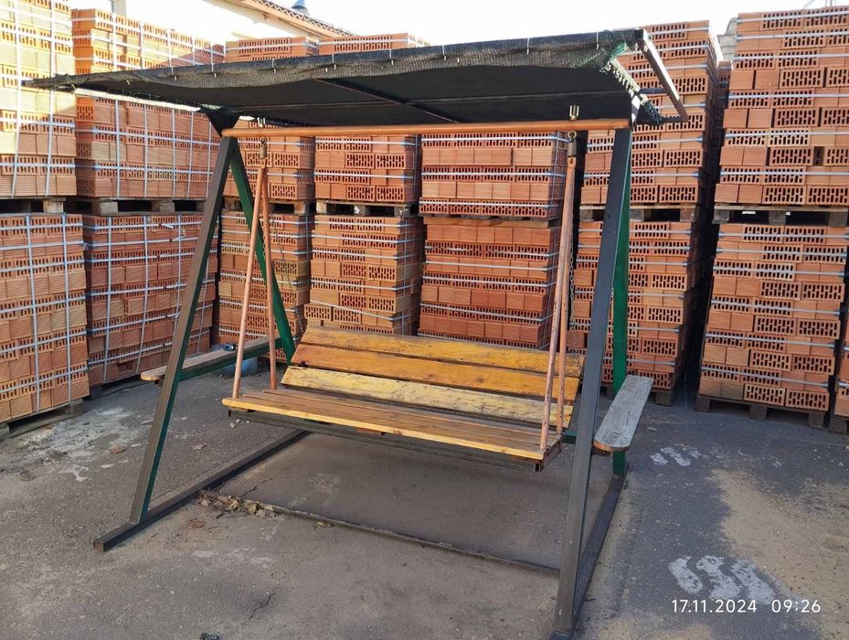 Садовая качеля металлическая