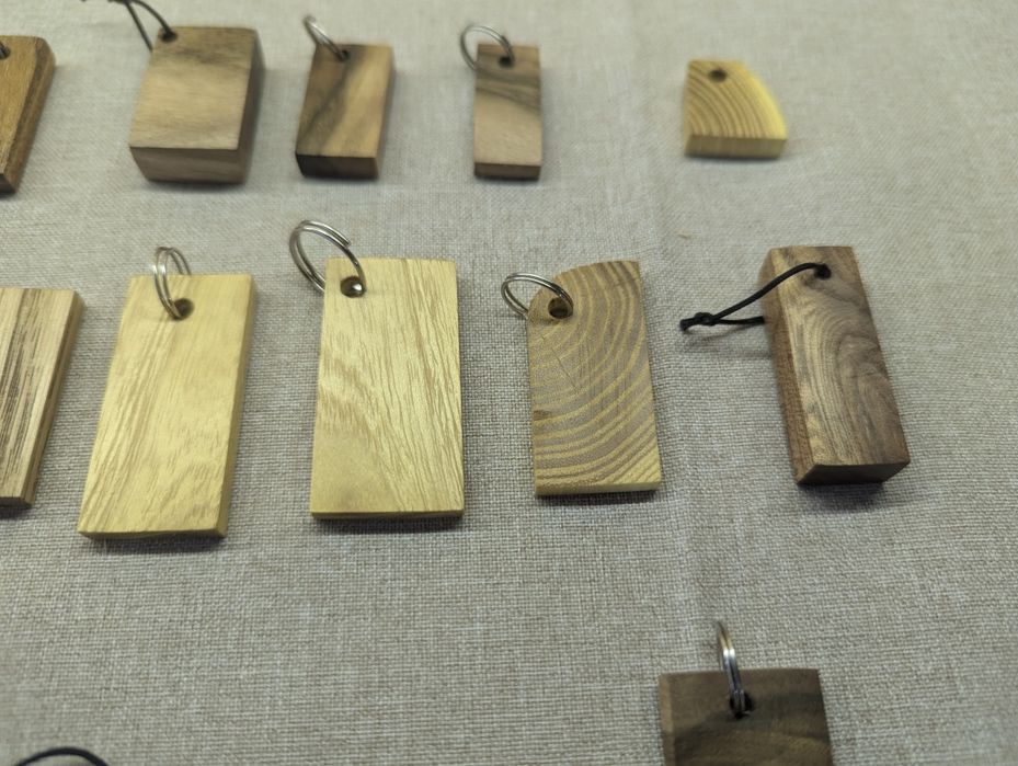 Брелкі дерев'яні