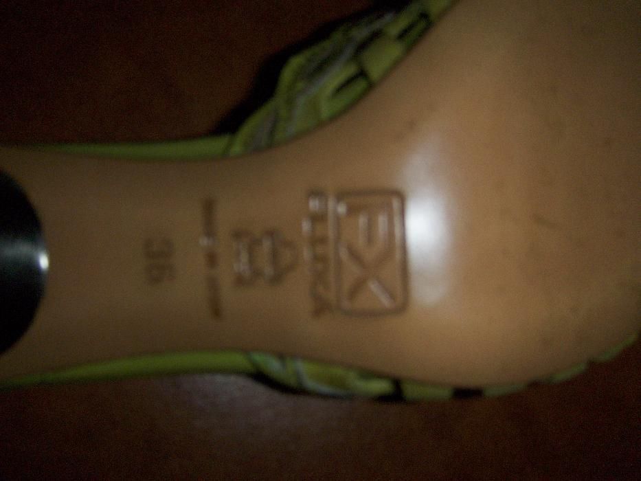 Sandálias calçadas 1x em péle portes incluidos