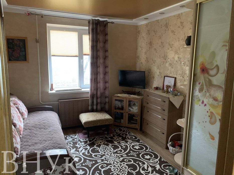 Продам 2-кімнатну квартиру з ремонтом та меблями