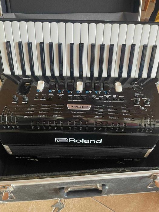 Roland FR4X Electronic Accordion64564315067009122