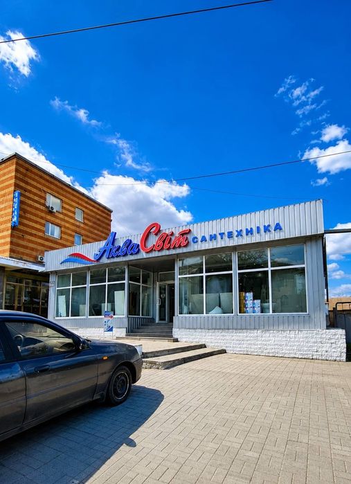 ПРОДАЖ ОКРЕМО РОЗТАШОВАНИЙ БУДІВЛІ  центрі головного проспекту Олександрії