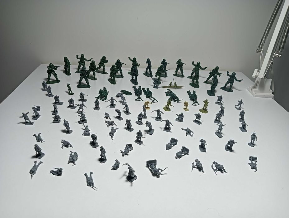 Duża kolekcja plastikowych żołnierzyków PRL do kolekcji