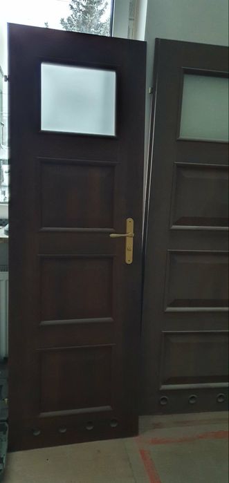 Drzwi porta          .