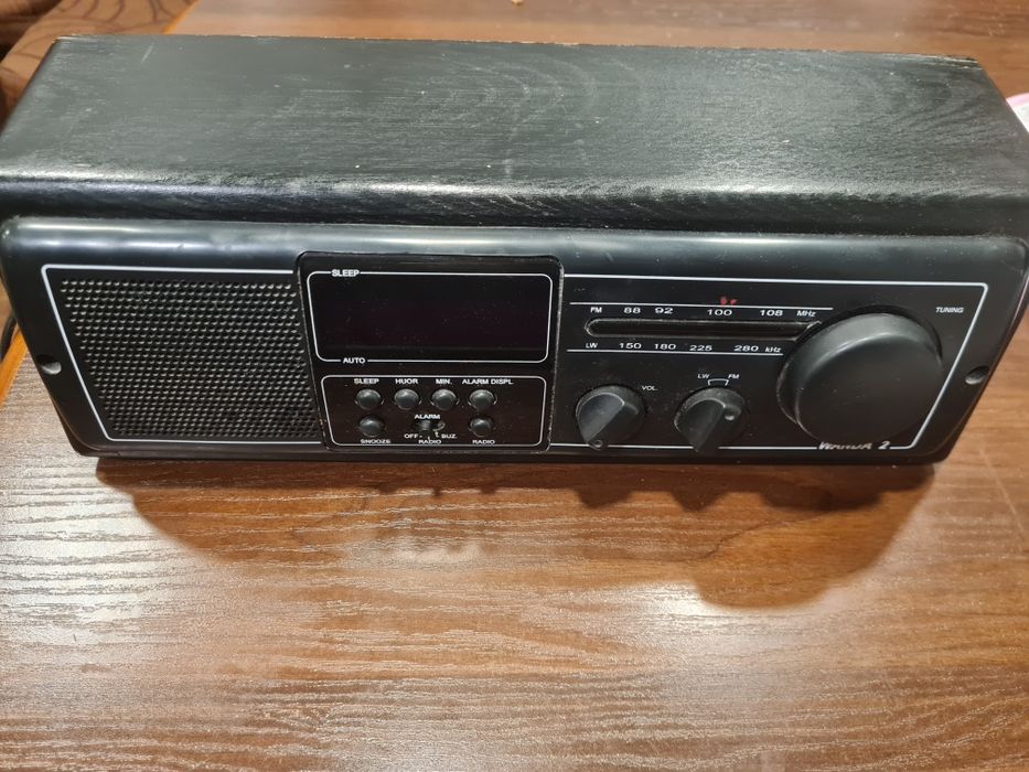 Radiobudzik In-tel Wanda 2 w kolorze czarnym