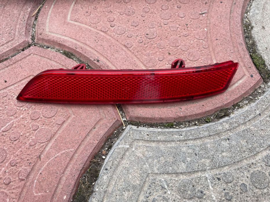 Запчастини бампера Peugeot 508 седан кнопка багажника, відблиск