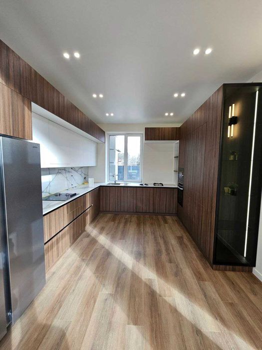 Продається ЕЛІТНИЙ будинок з авторським ремонтом, меблями і технікою!