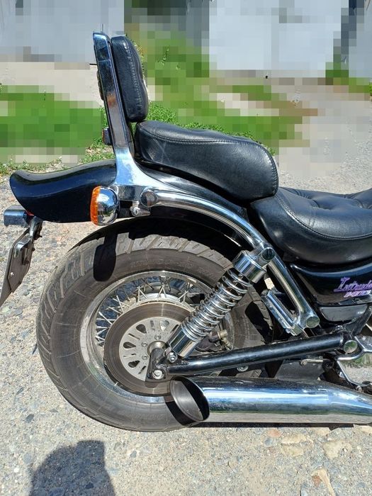 Мотоцикл круізер Suzuki Intruder 1400