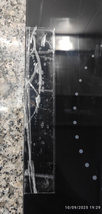 Placa indução Meireles MI 1600

A funcionar totalmente, vidro estalado