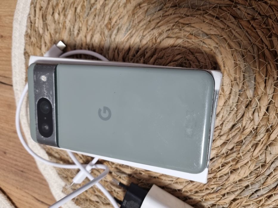 Google Pixel 8 komplet z szybka ładowarka!