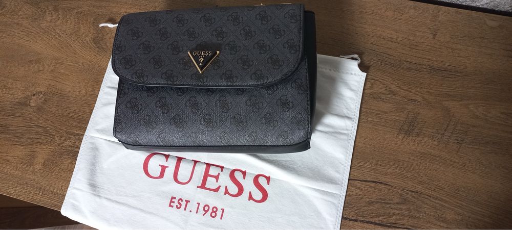 Сумка guess женская гес через плечо большая с бирками