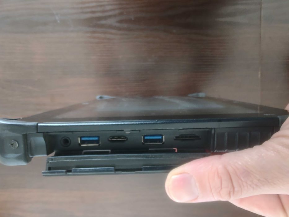 Захищений планшет windows 10 pro Durabook rR11 4/128