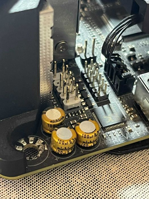 X570 Aorus Pro mITX WiFi SFF do negocjacji