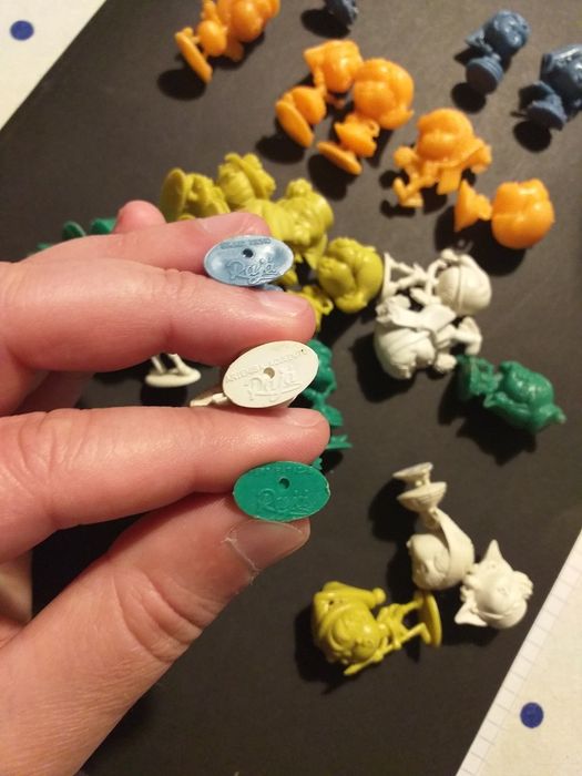 Bonecos monocromáticos raja carrossel