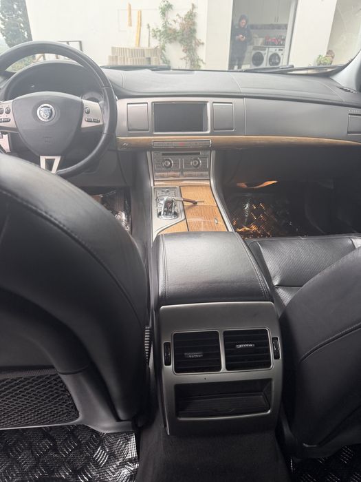 Carro com 219 mil km do ano 2009 com 2700celi biturbo  207cv revisao feito 2026 enspesao  proximo  ano 2027