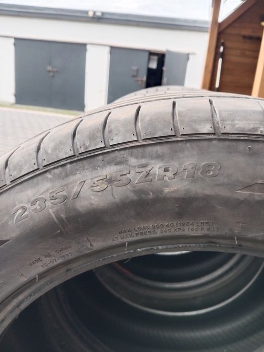 Sprzedam komplet opon 235 55 r18