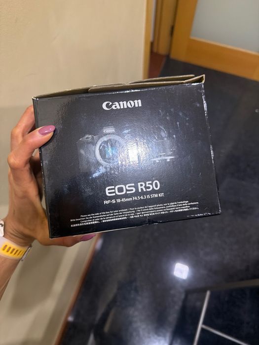 Canon EOS R50 + objetiva 18-45mm | Como nova