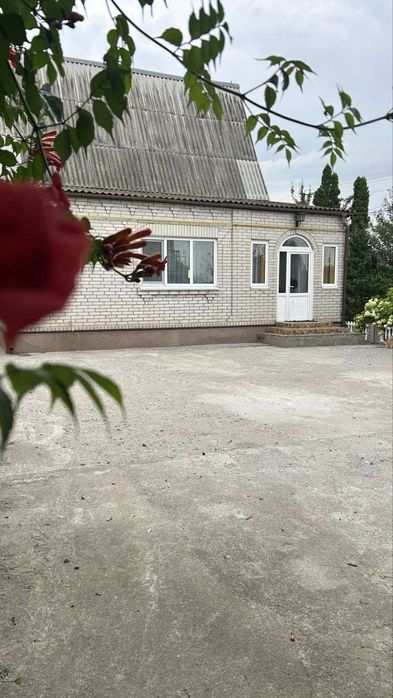 Продам гарний будинок 70км від м.Києва