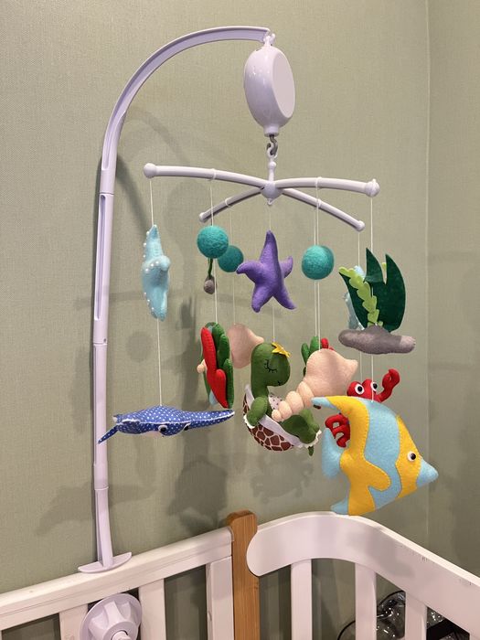 Музичний мобіль на ліжечко ручної роботи