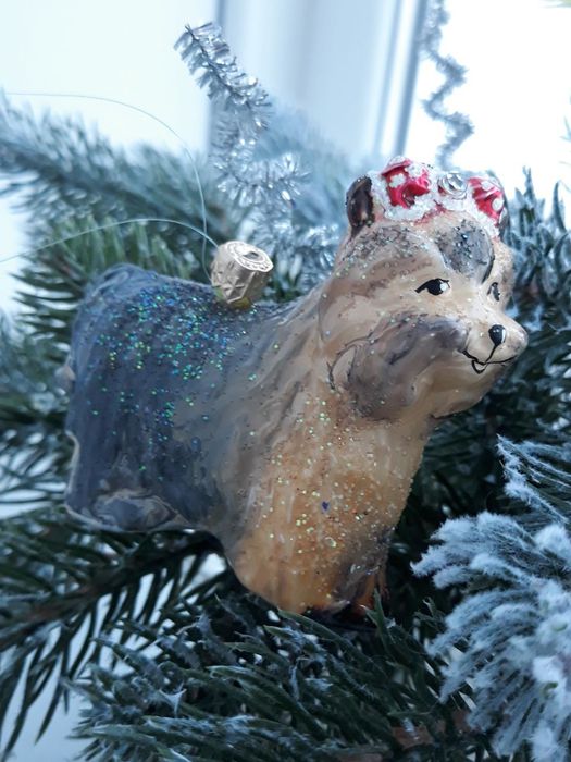 Ялинкові іграшки різні.