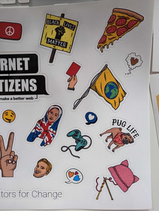 Naklejki nalepki stickers na laptopa itp Google YouTube influencer