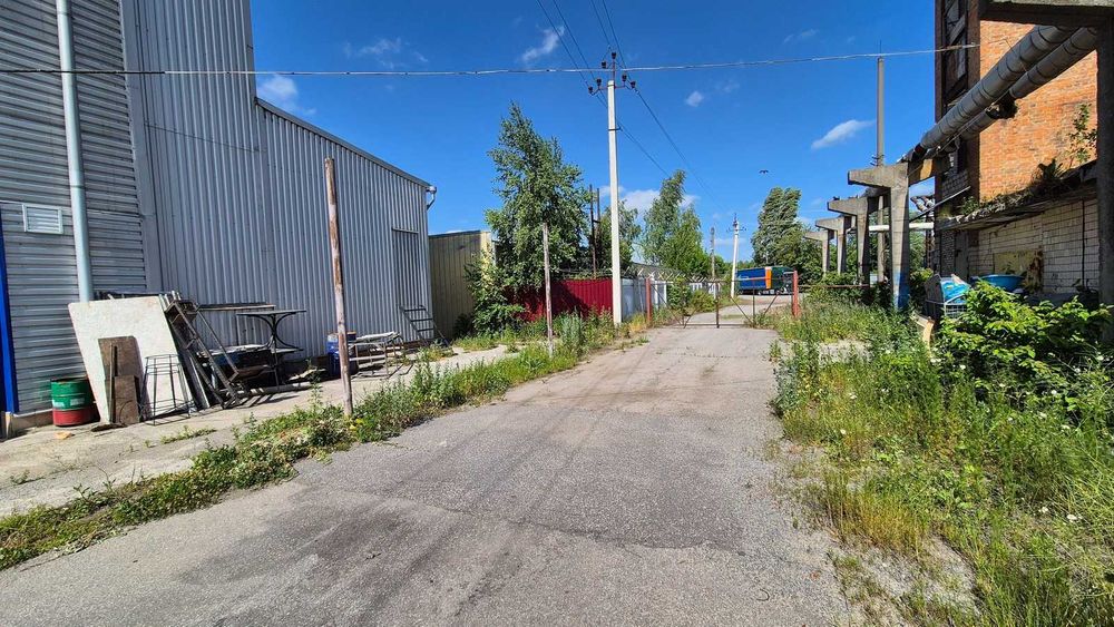 Продаж приміщення вільного призначення на Замості