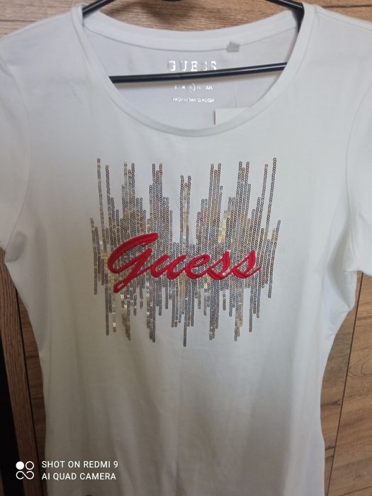 T-shirt damski Guess
