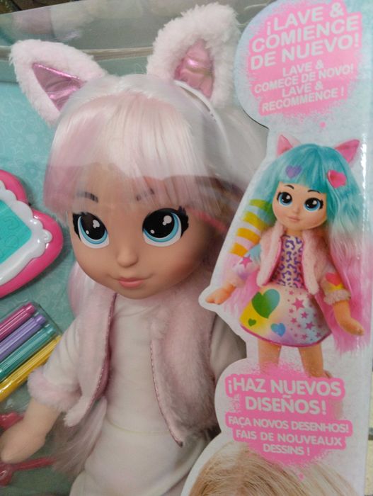 Boneca Mimi coluour me. Nova.