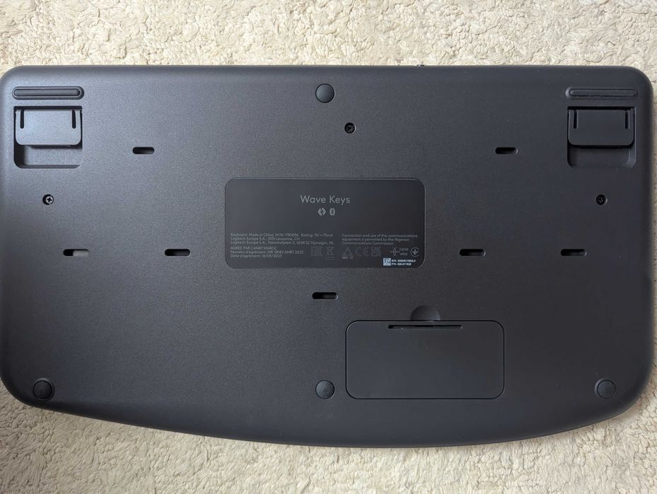 Беспроводная клавиатура Logitech Wave Keys Bluetooth/Wireless Black
