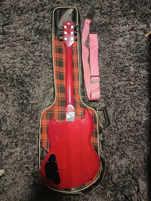 Електрогітара Harley Benton dc200 (чехол, ремінь, провід)