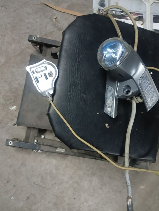 Lampa roweru Gazelle podstawka pod display
